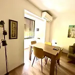 Gilbert\'S Bright & Cozy Apartment Near City Center
