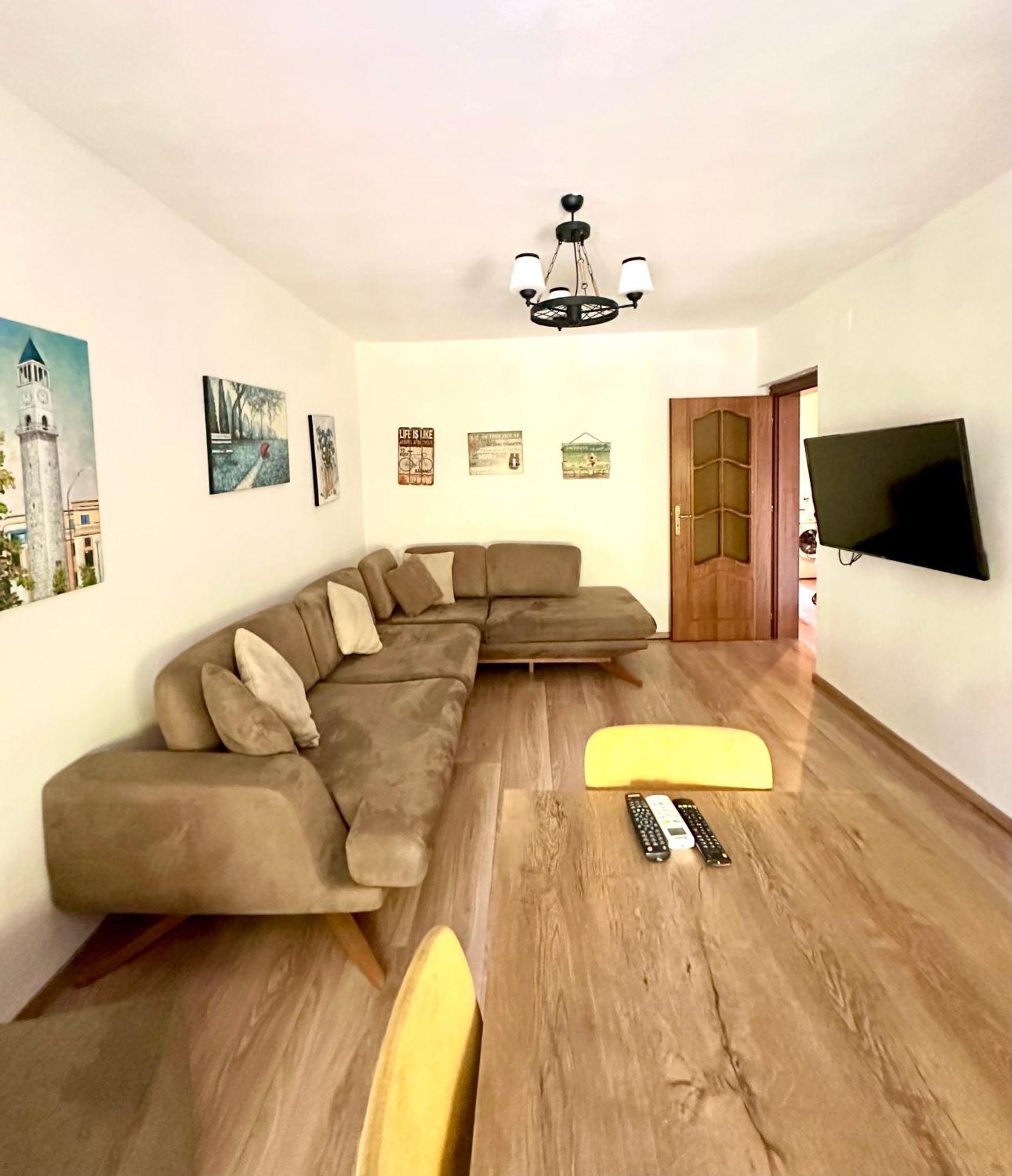 Appartement Gilbert's Bright & Cozy Near Center Tirana